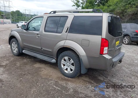 2005 Nissan Pathfinder Le z USA, uszkodzony, nr VIN 5N1AR18W75C755334